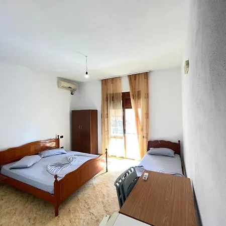 Leonardo's * Durrës